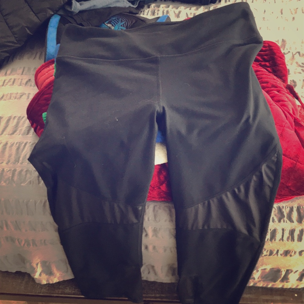 Fabletics capris